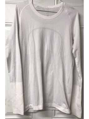 Lululemon Shirt Womens Size 12 White Run Swiftly Tech Long Sleeve Scoop Neck